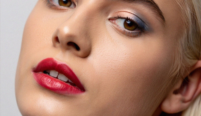 crayons et rouges à lèvres